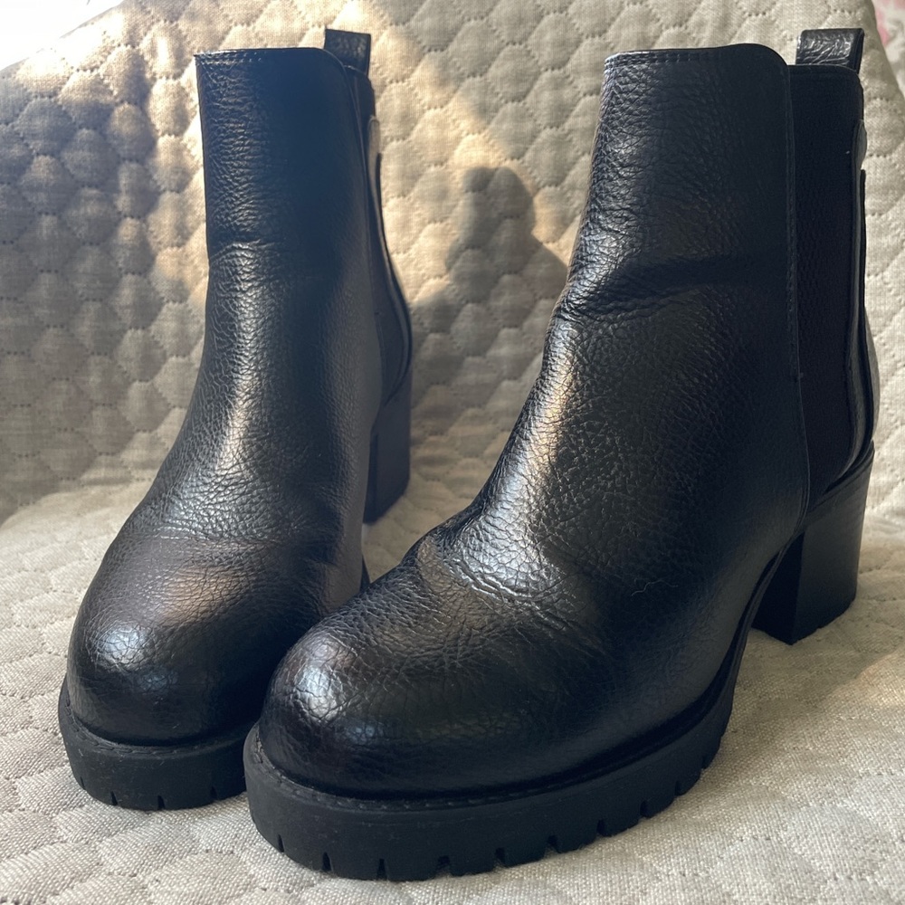 MIA Black Textured Ankle Booties